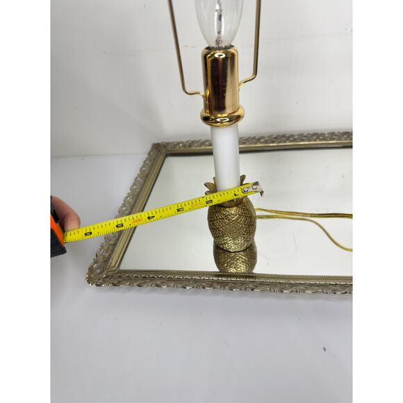 Vintage Hollywood Regency Mid-Century Brass Pineapple Table Top Lamp - Brass Pin - Picture 10 of 10